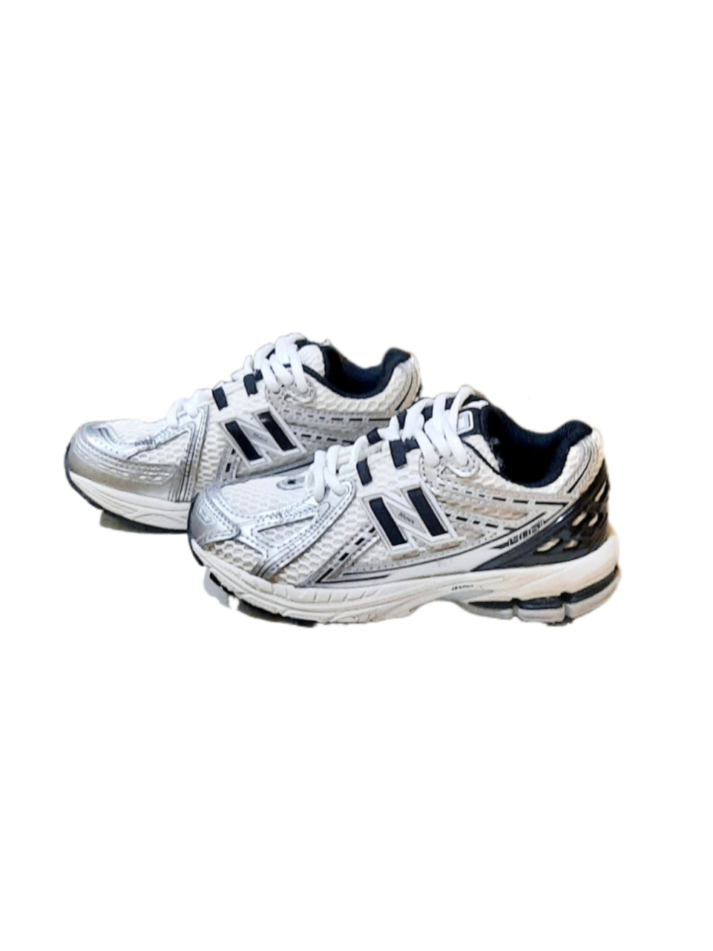 Kids New Balance 1906R sneakers- Silver
Metallic /Black GC1906ER size 12C
